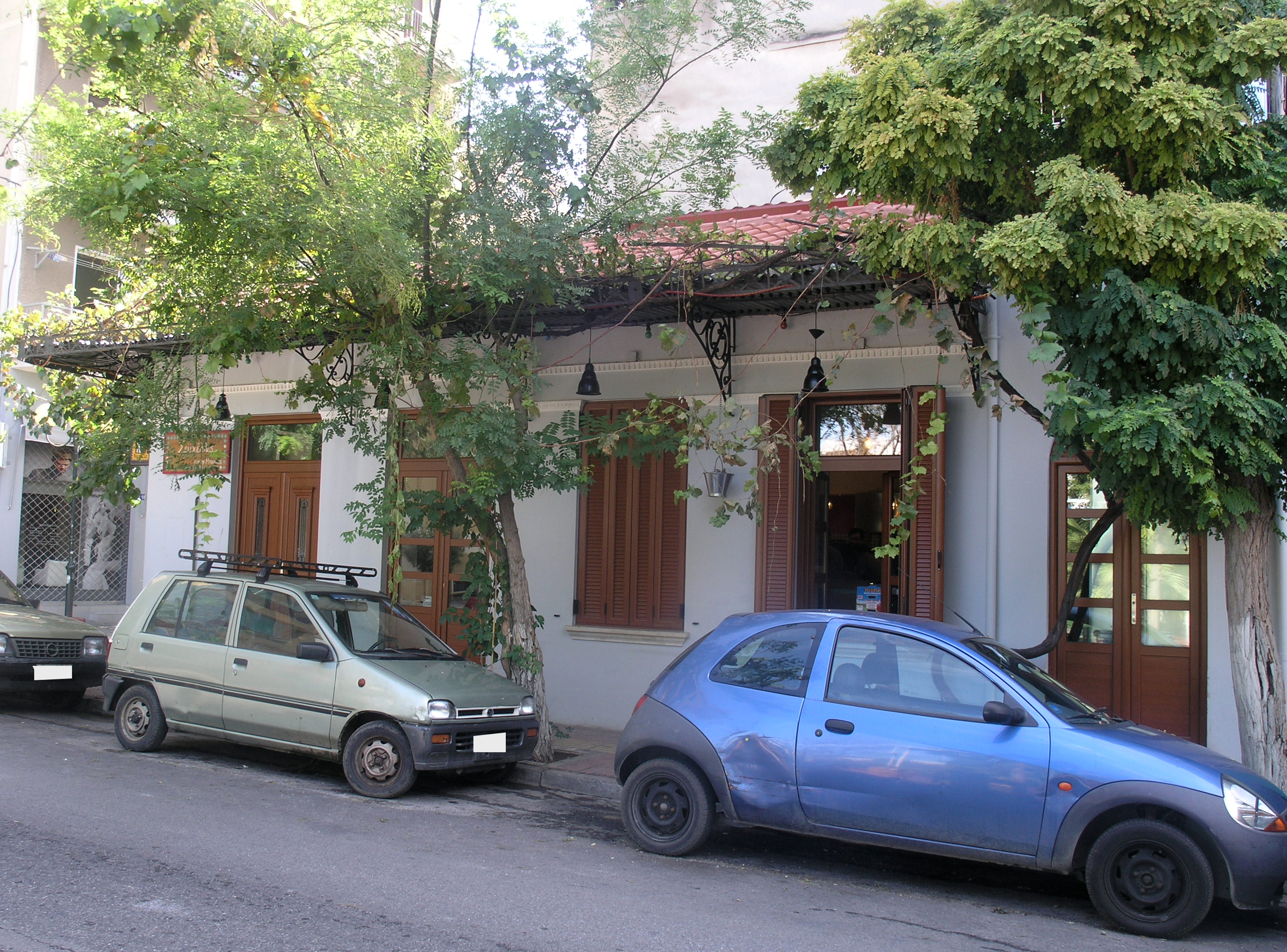 View of the façade on Kerameikou street