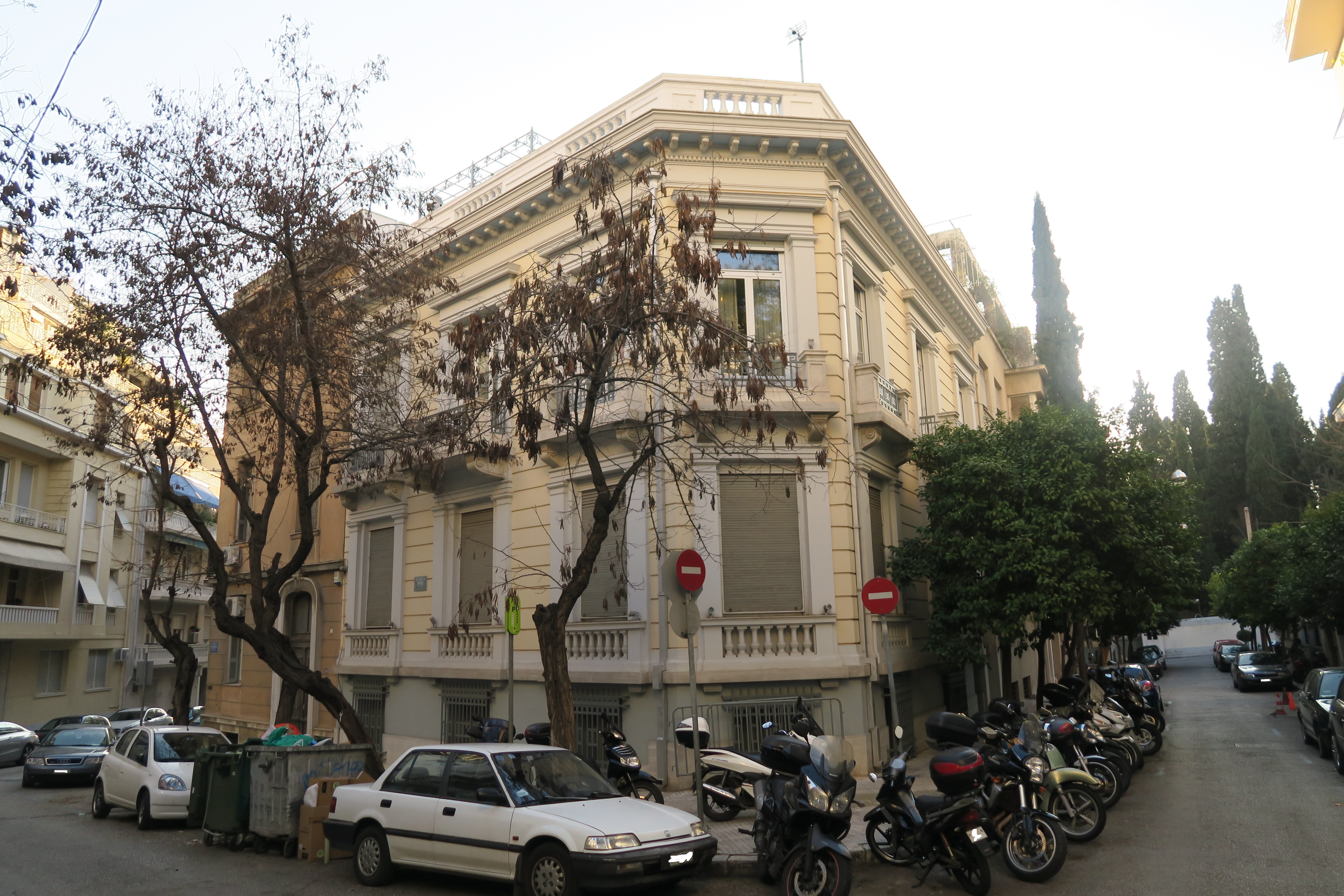 Front and side view (2017)