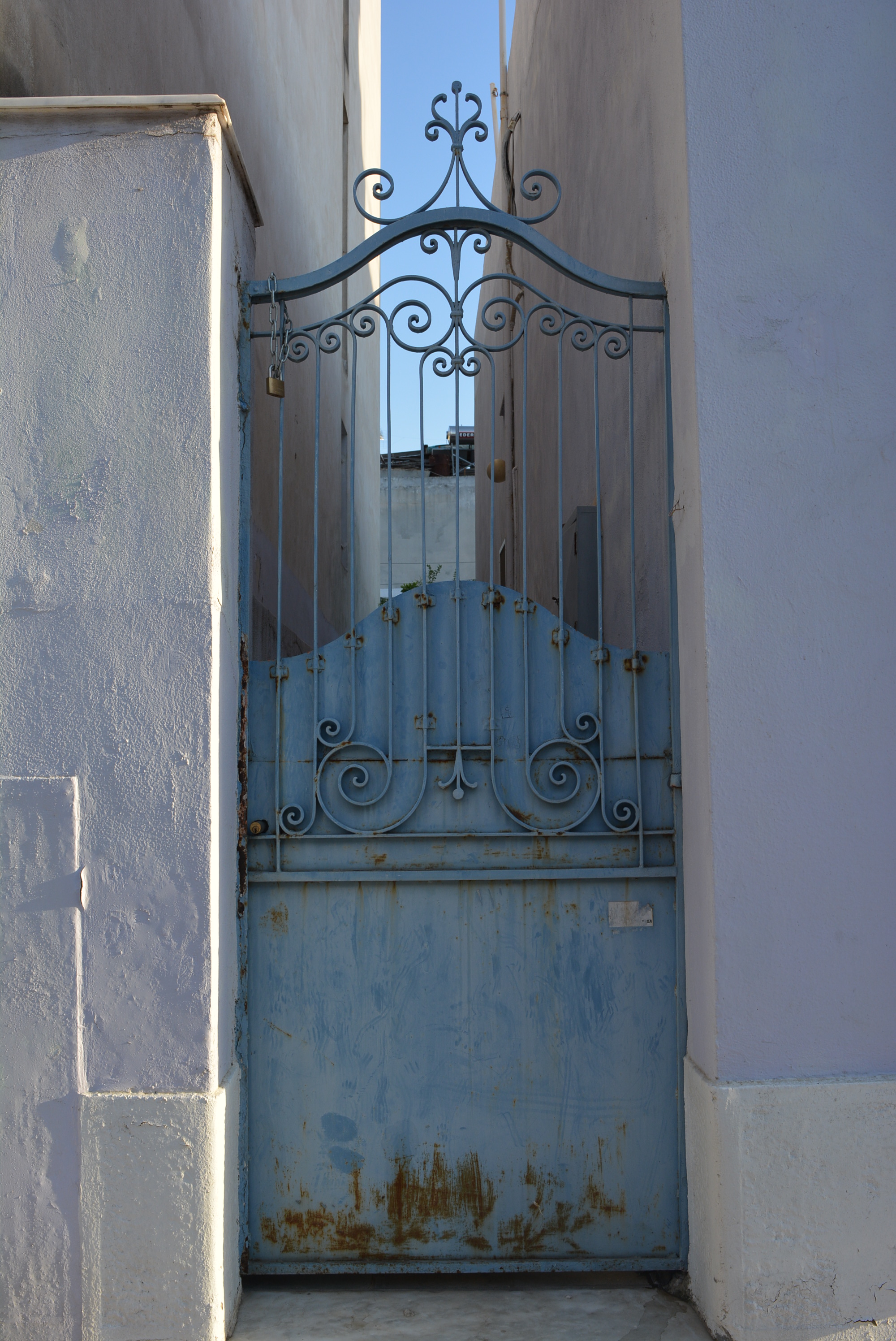 General view of yard door