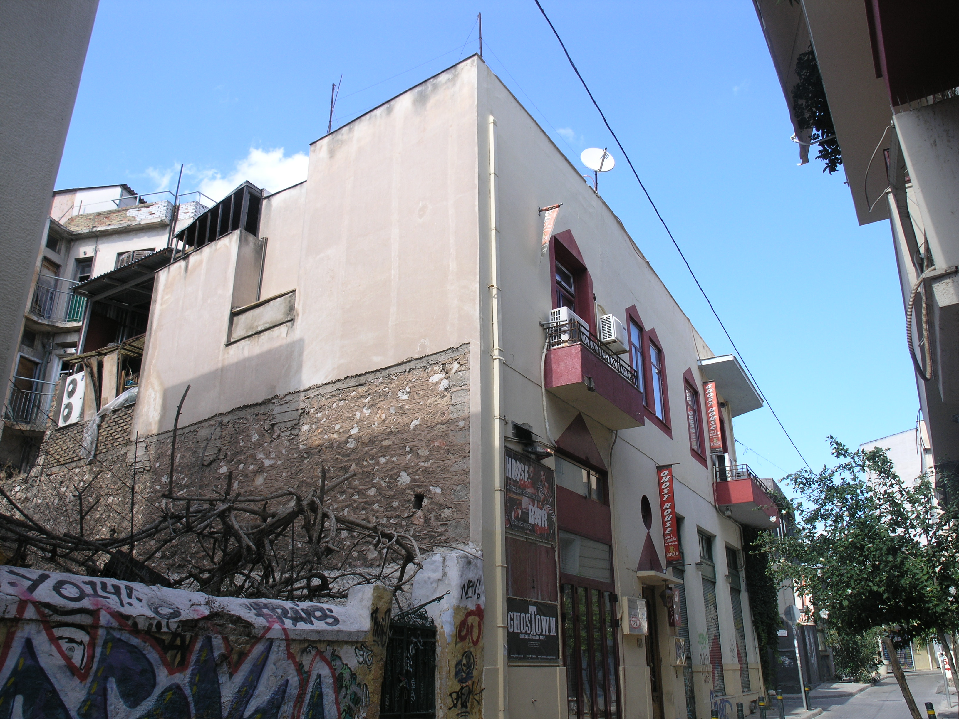 View of main facade and party wall