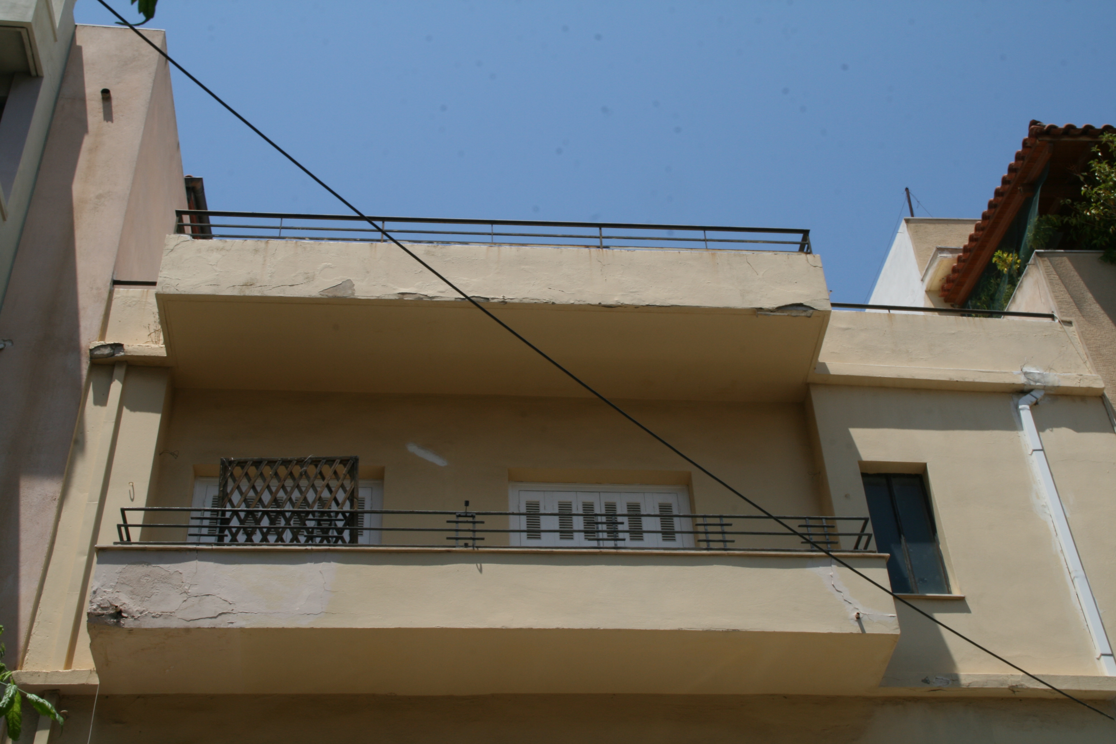 Detail of the main facade, balcony of the 1st floor (2014)