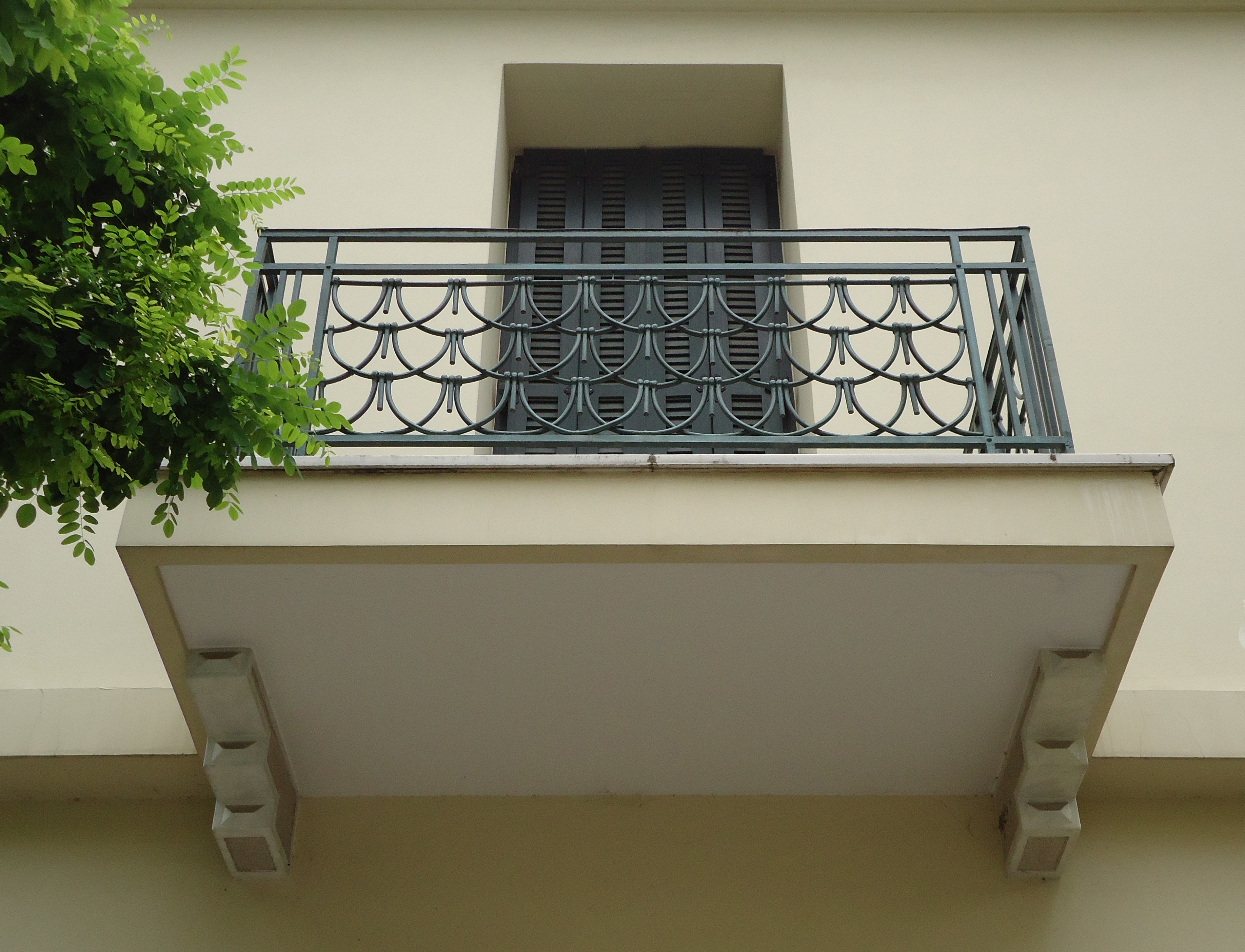 Detail of the facade, balcony of the 1st floor (2015)