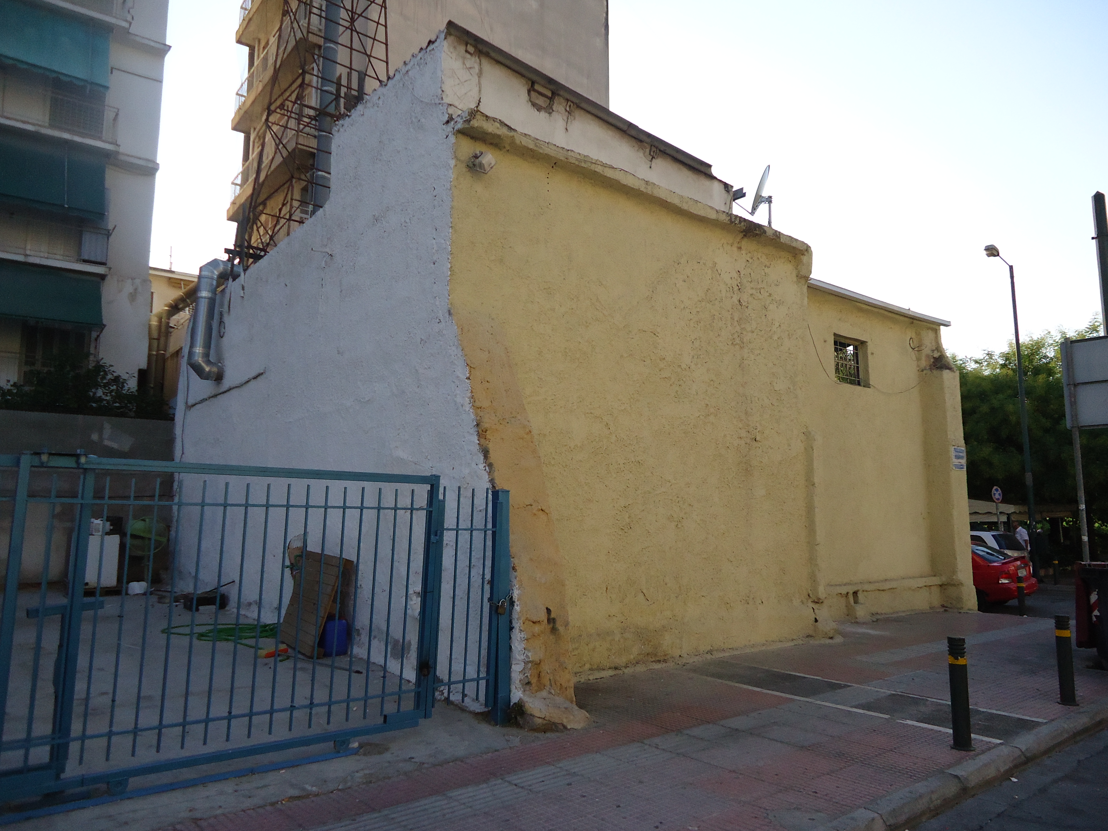 General façade view on Epidavrou Street (2015)