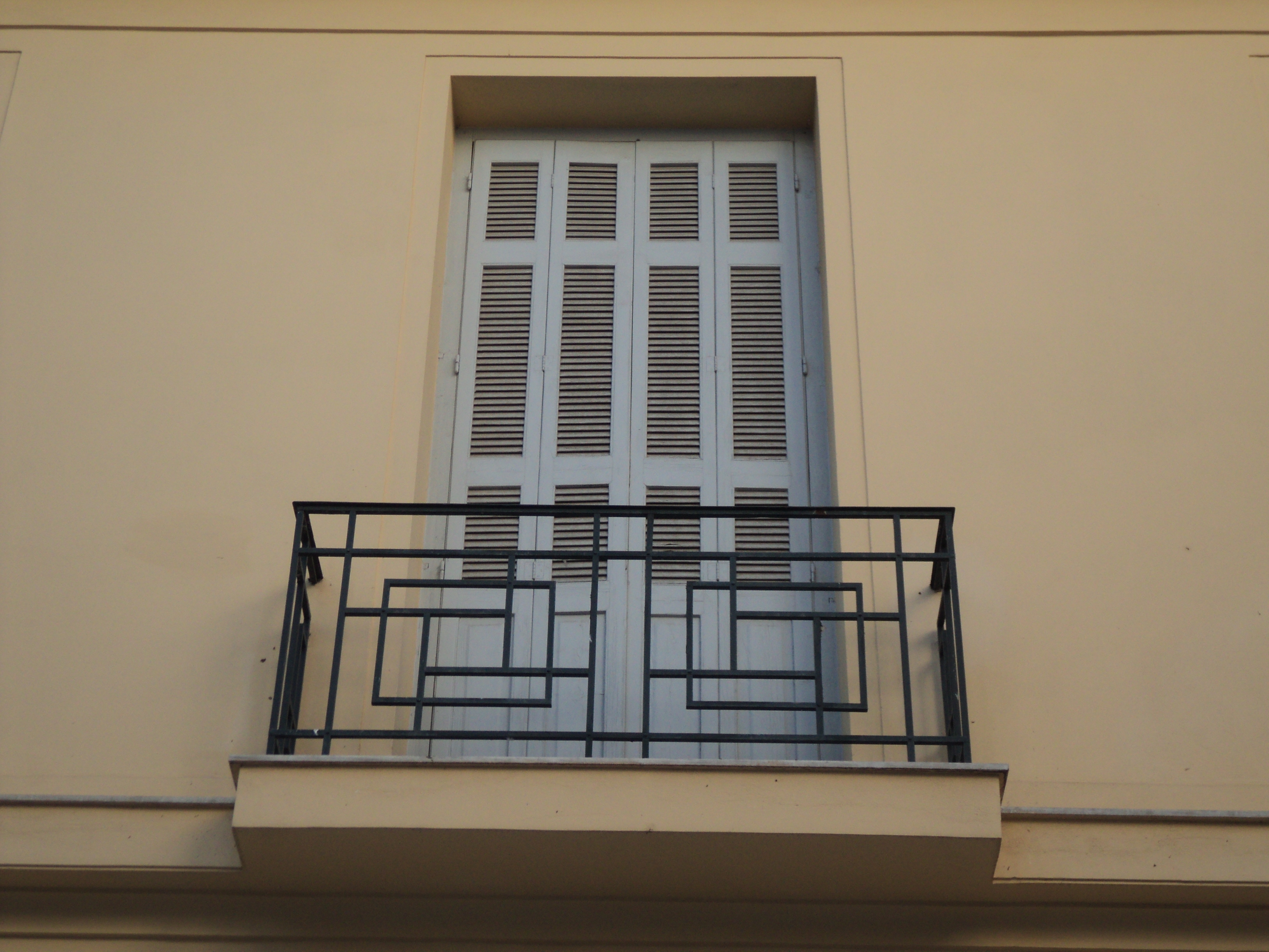 General view of balcony (2015)