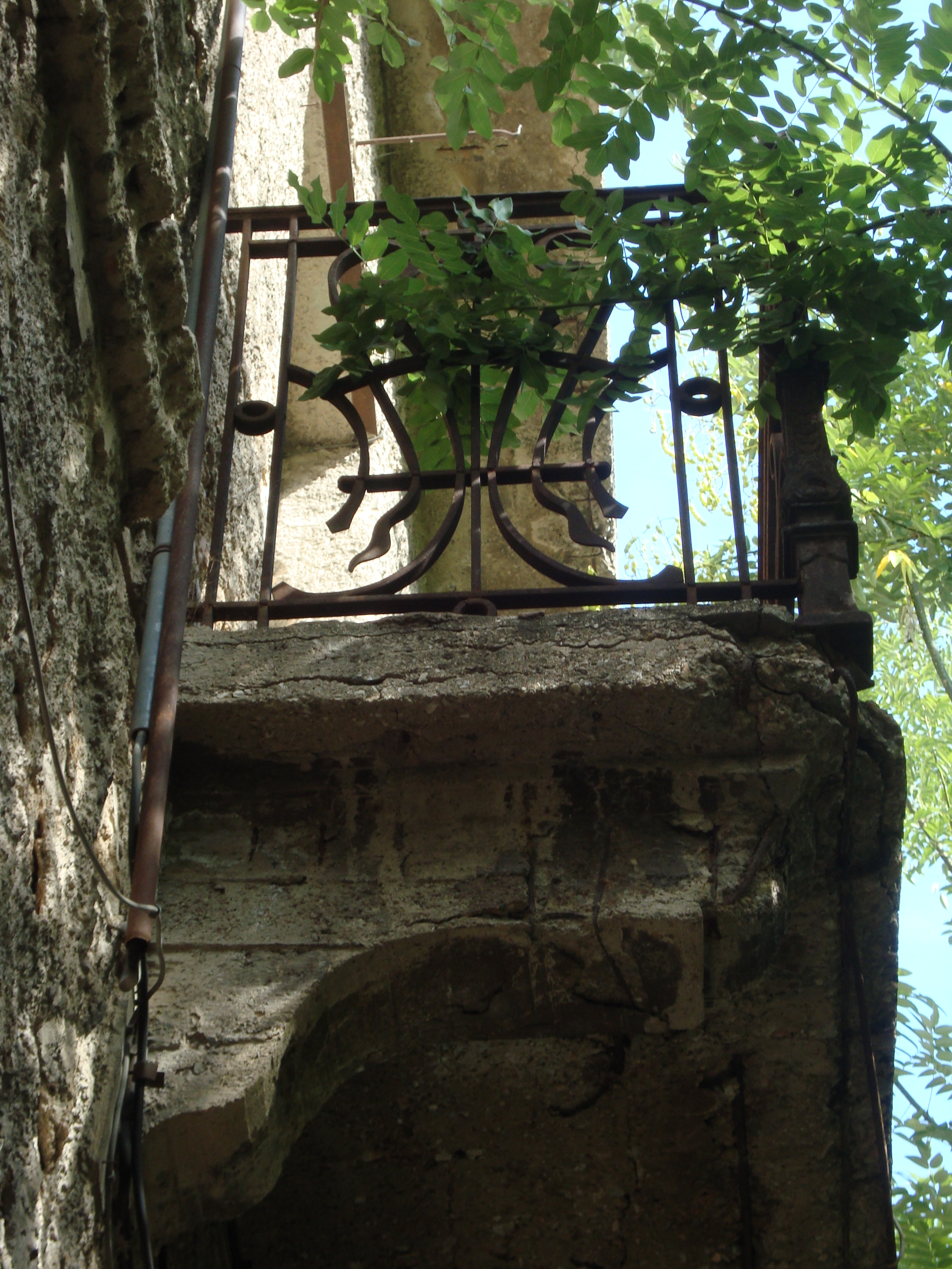 Detail of balcony (2015)