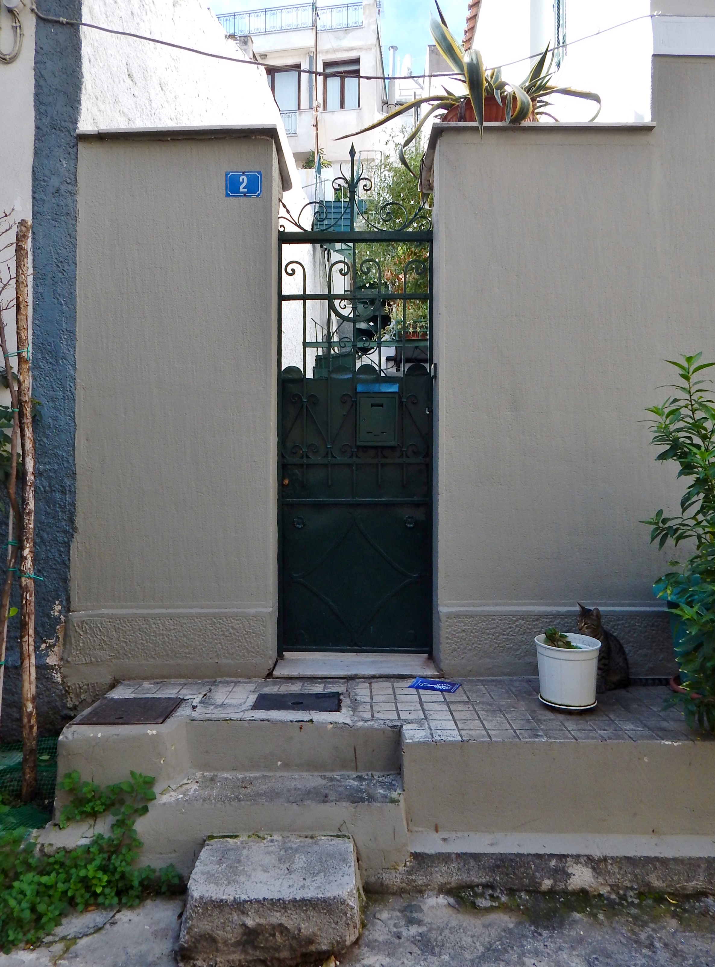 General view of yard door