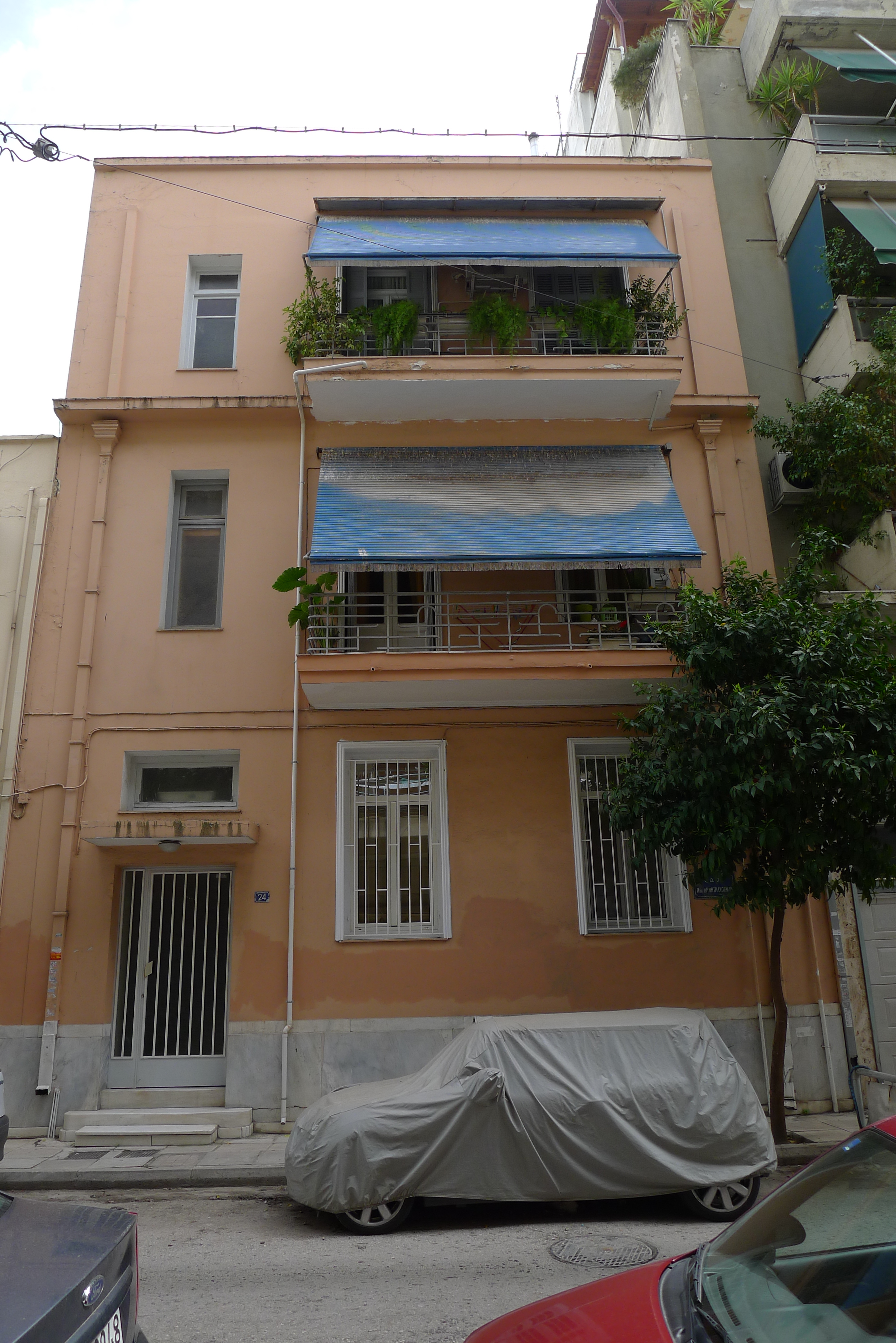 View of main façade (2013)