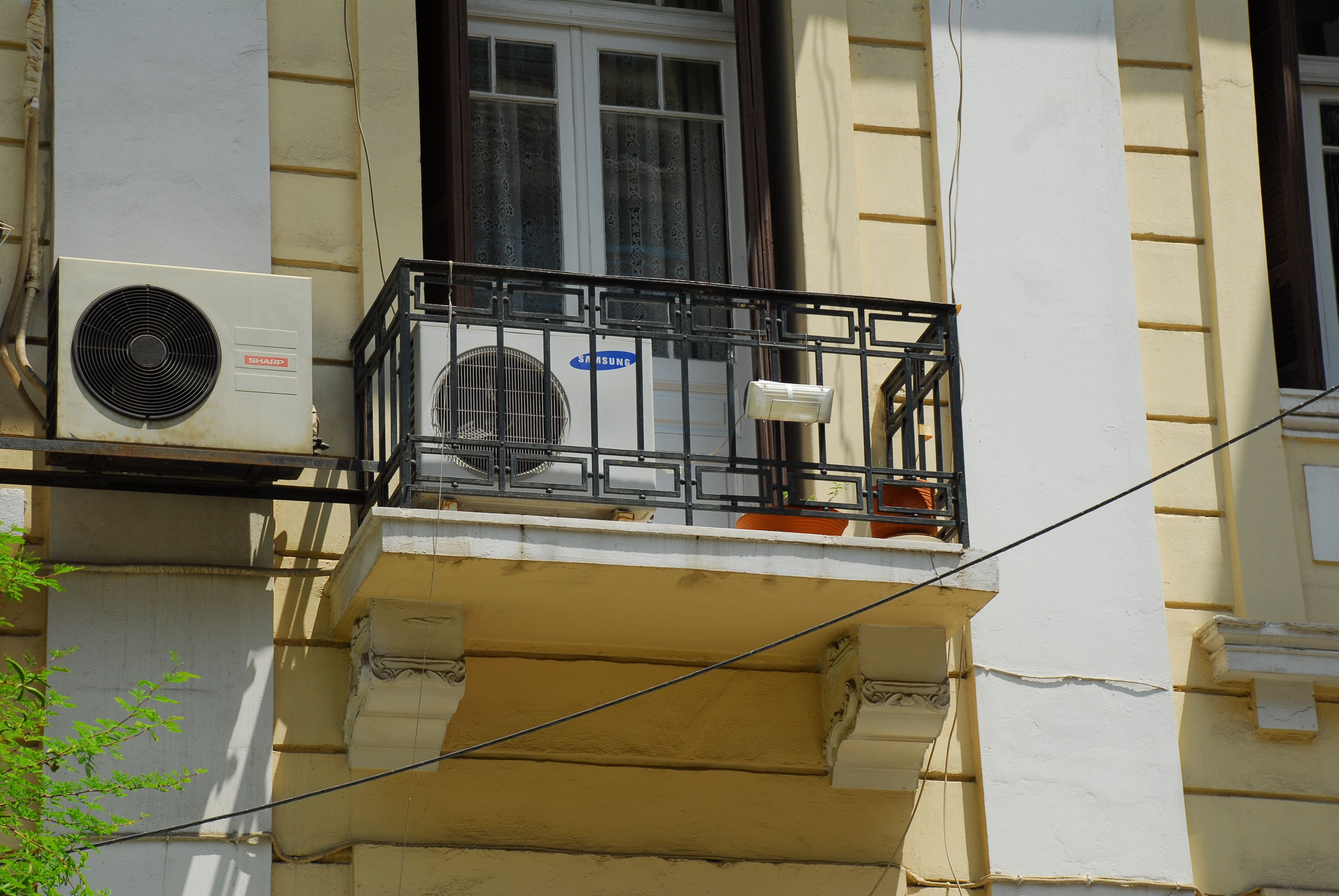 General view of balcony (2013)