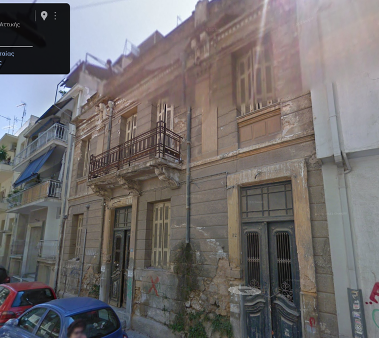 View of the main facade (2009, google map)