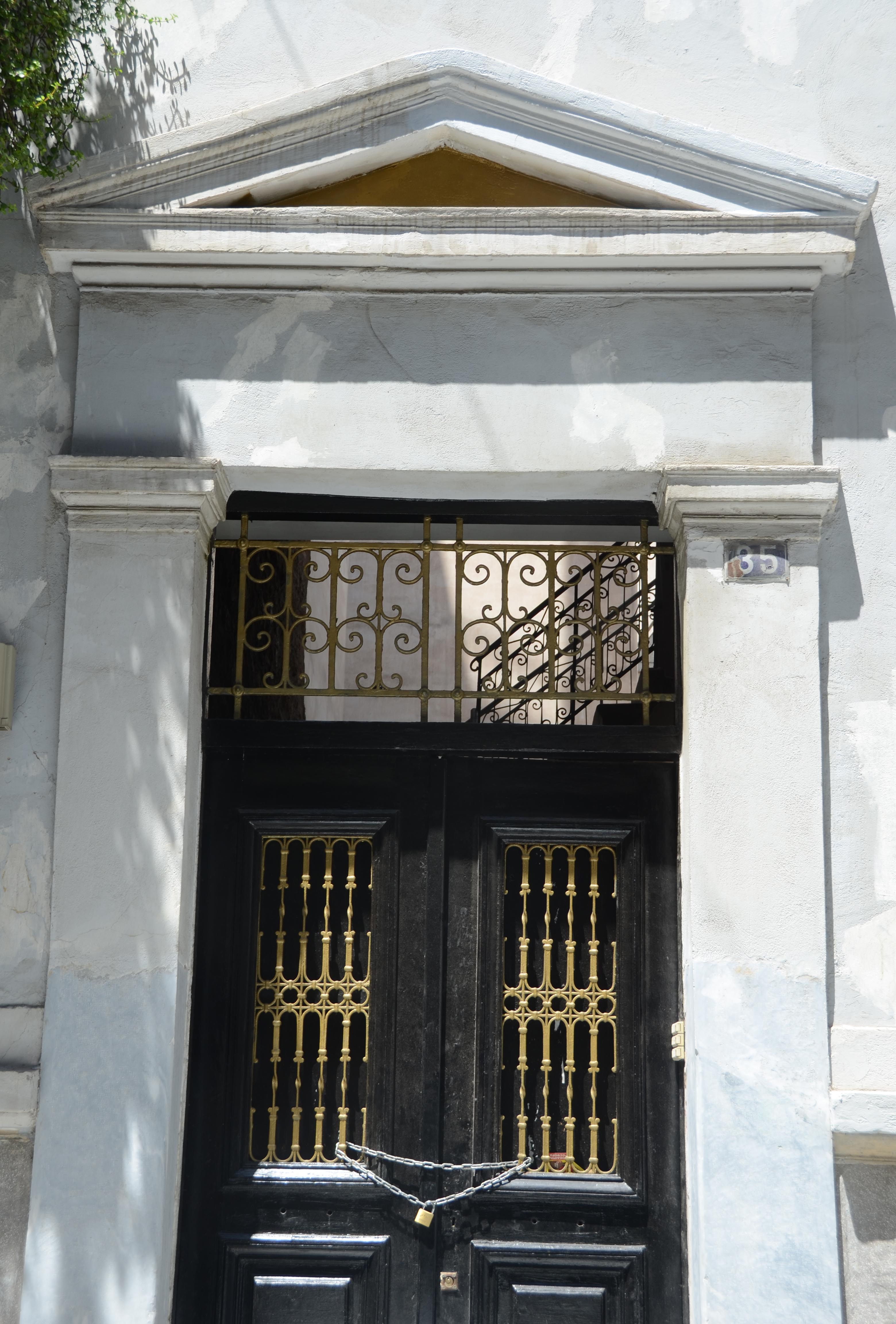 Detail of eccentric entrance