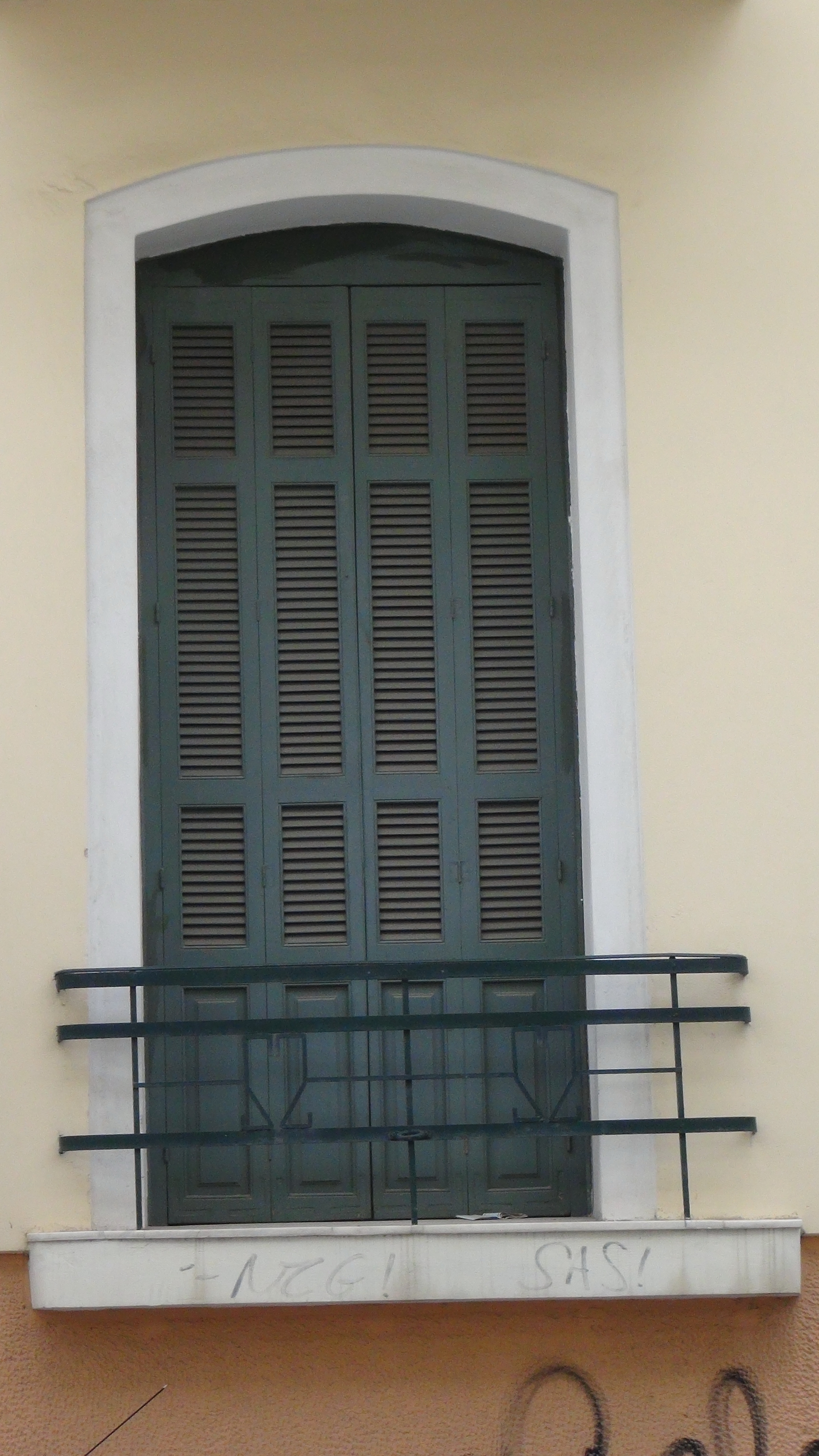 Balcony of the ground floor at the side of the building