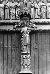 Το άγαλμα της Madonna με το μαύρο πρόσωπο
http://www.en.wikipedia.org/wiki/
Cathedral_of_Chartres