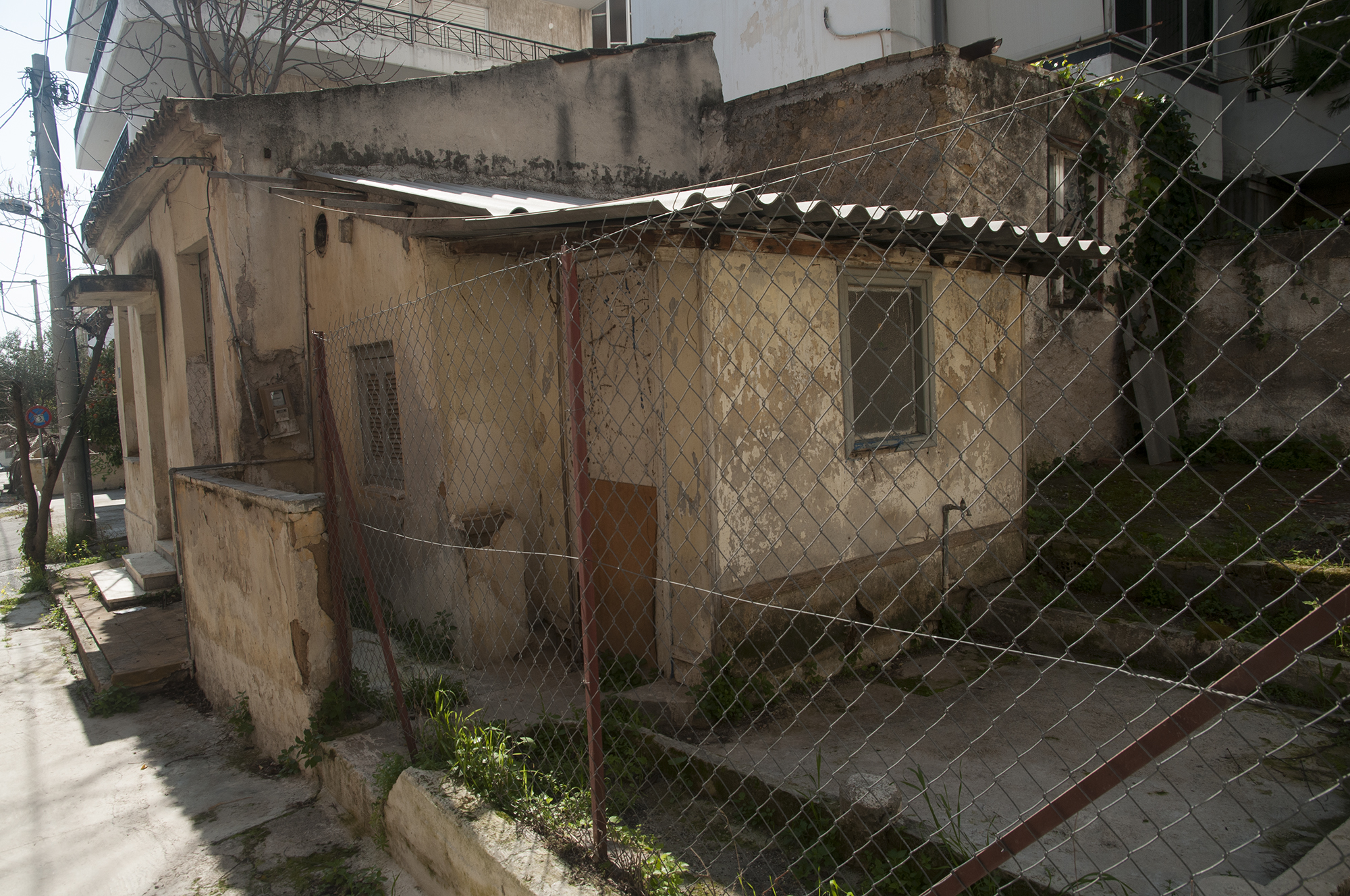 General view of the back side of the building(2014)