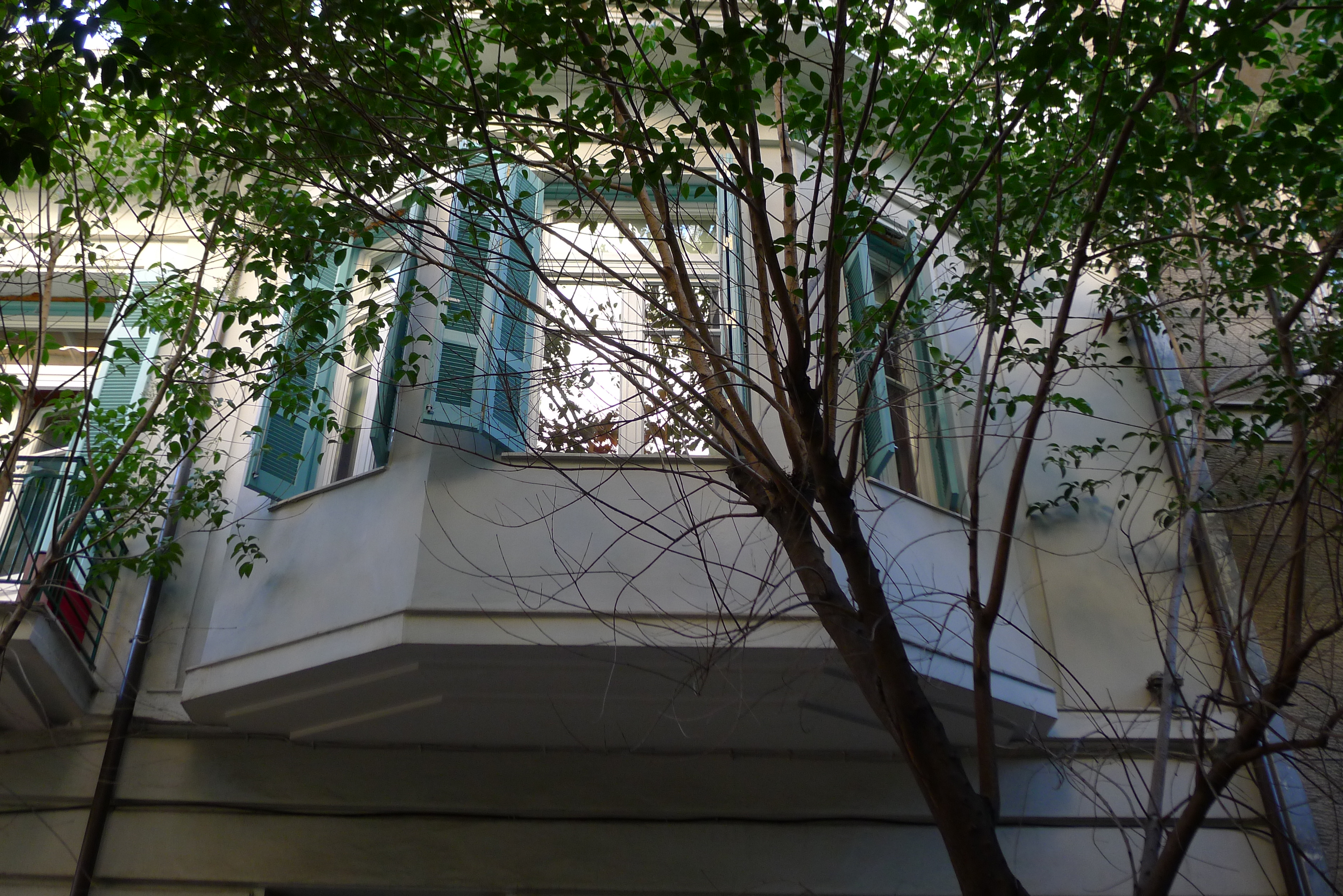 Μπαλκόνι (2013)