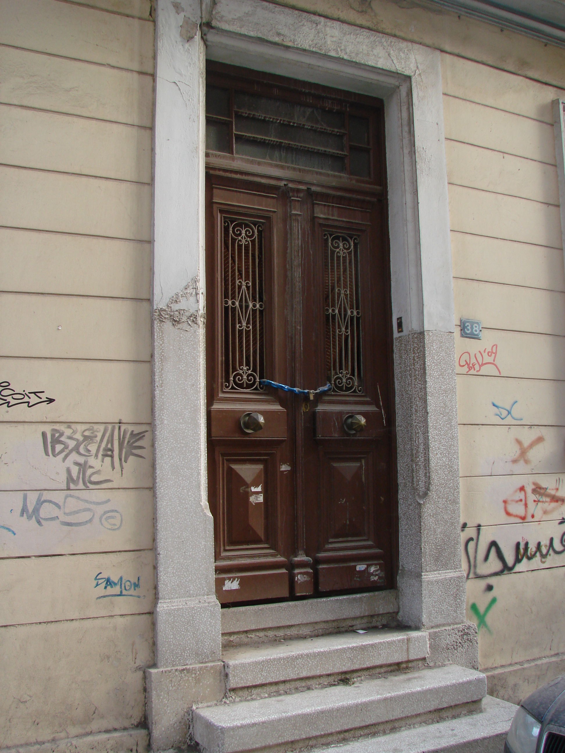 General view of entrance door (2013)