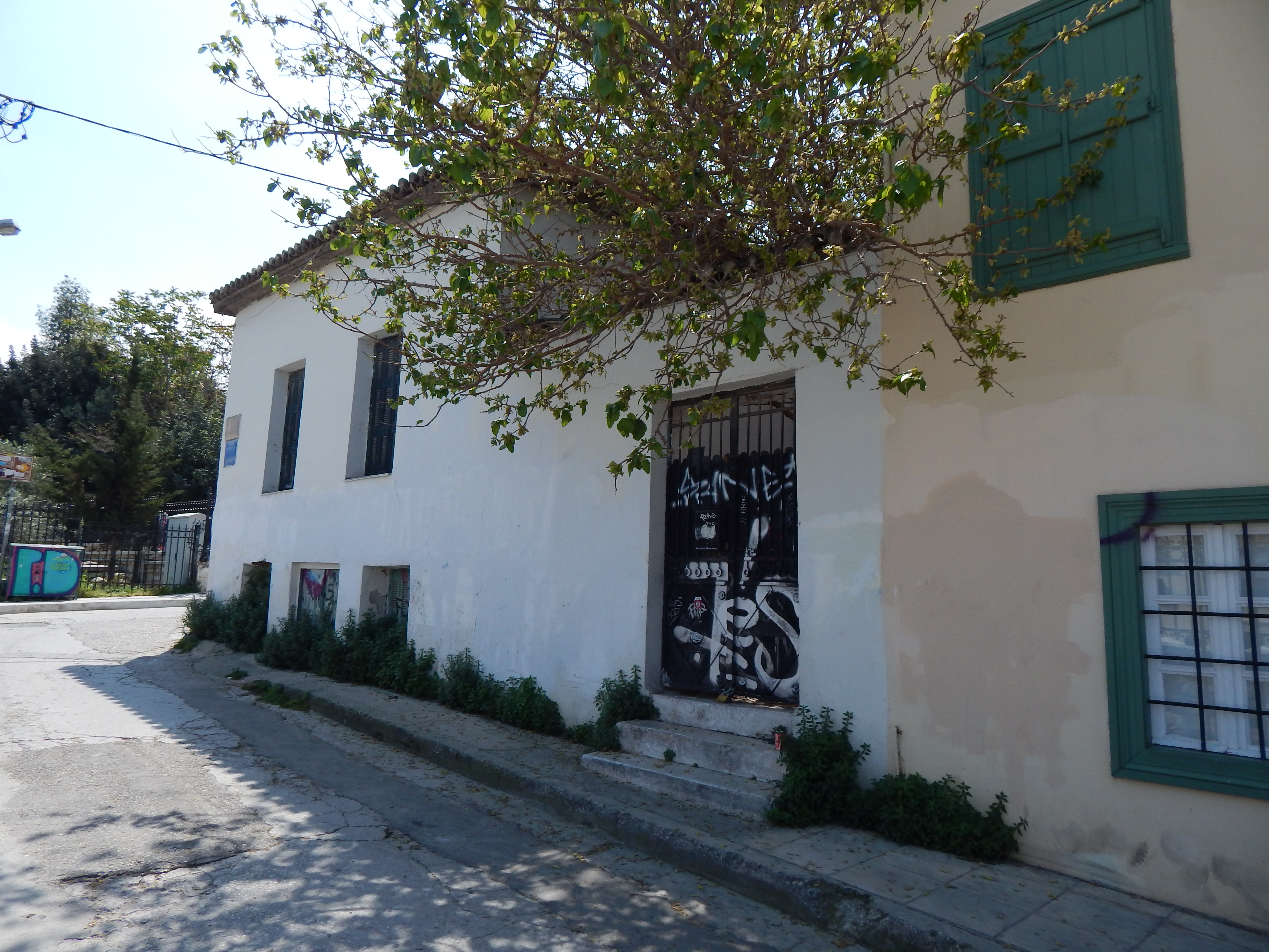 Γενική όψη επί της οδού Πολυγνώτου