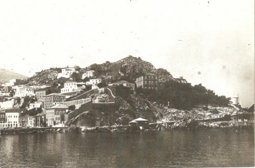 Άποψη της Ύδρας το 1960 (Φωτογραφικό Αρχείο Γενναδίου Βιβλιοθήκης) b