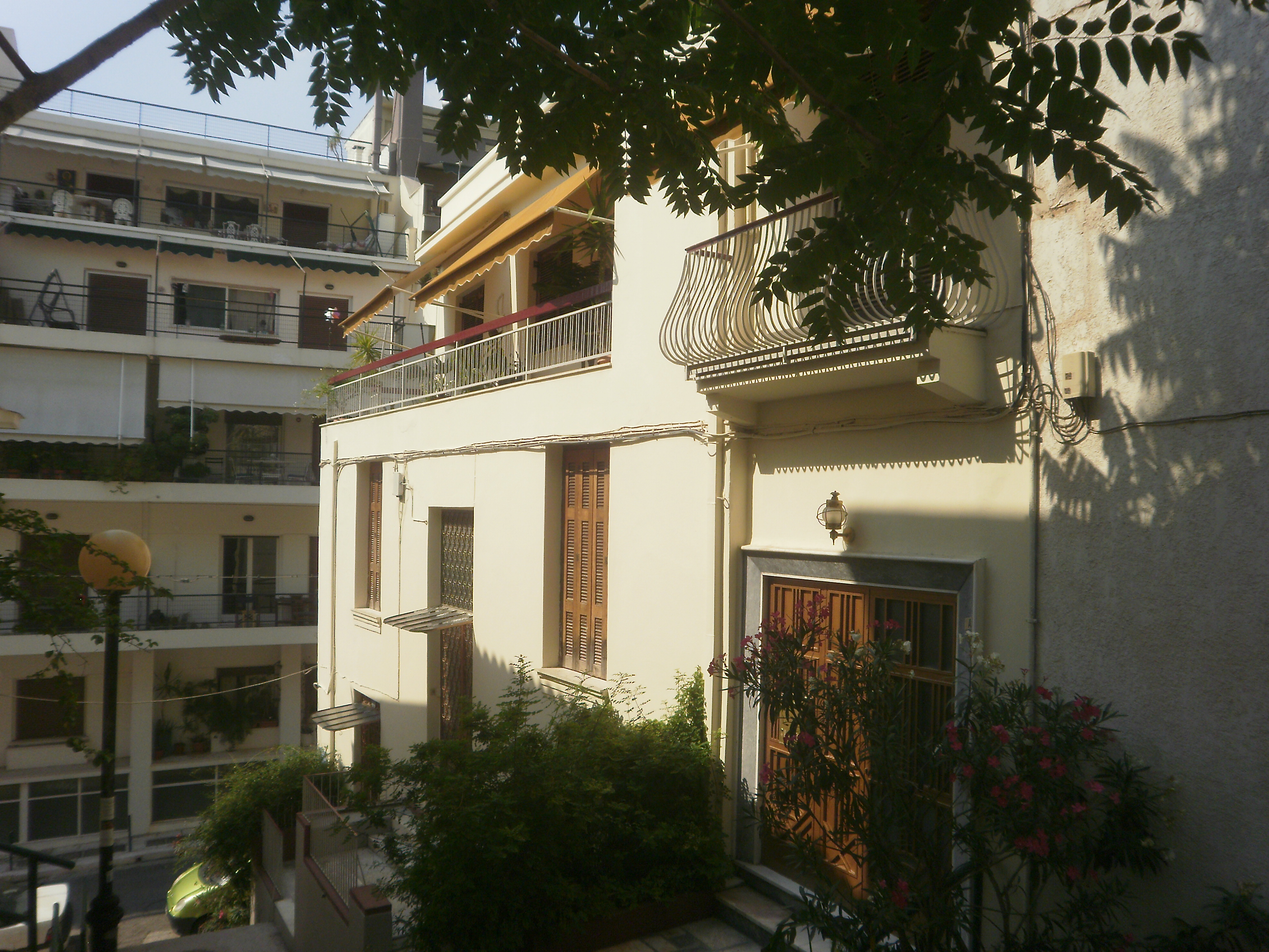 Λεπτομέρεια όψης επί της οδού Χρύσανθου Σερρών