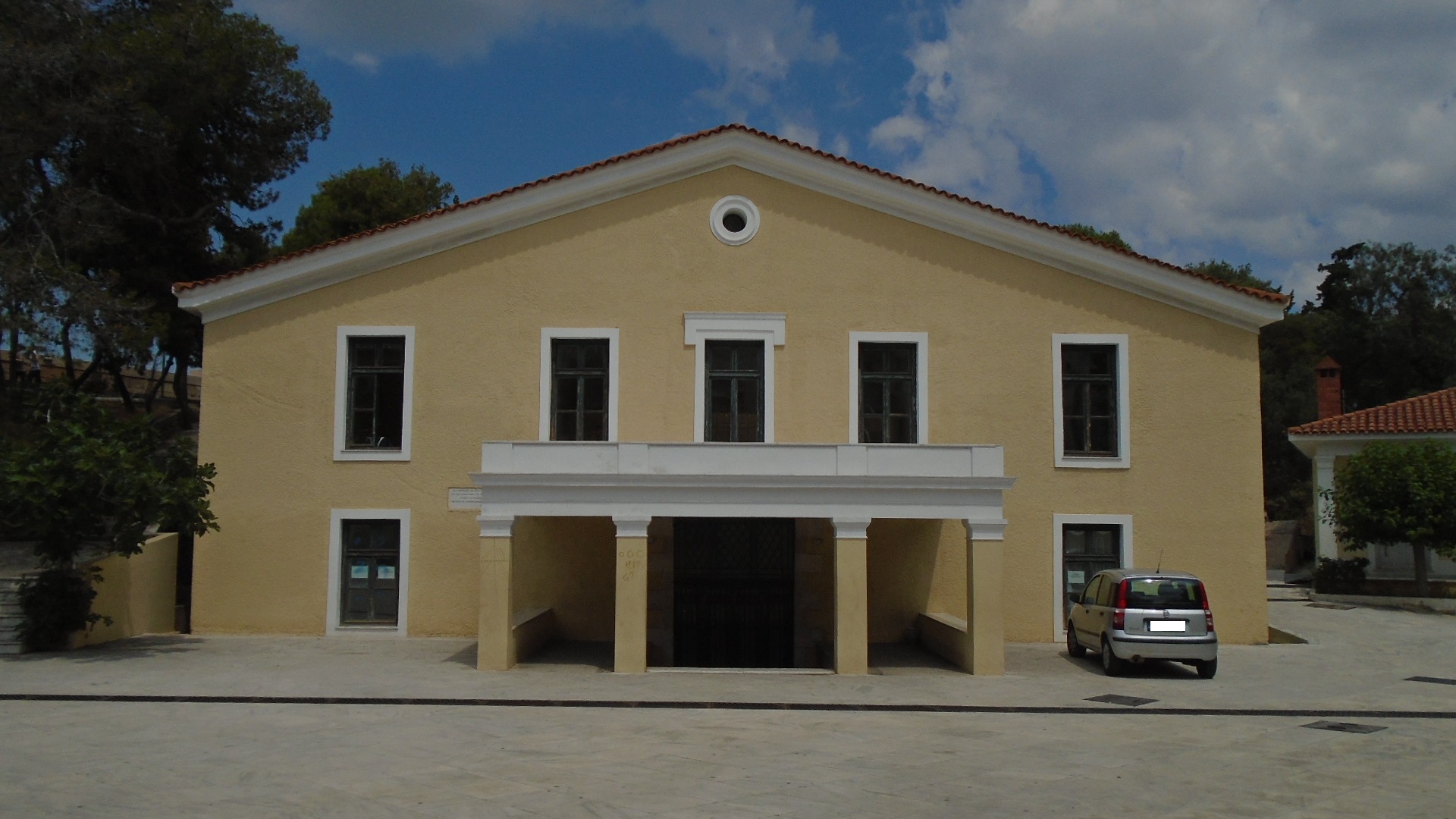 General view of the main facade (2017)