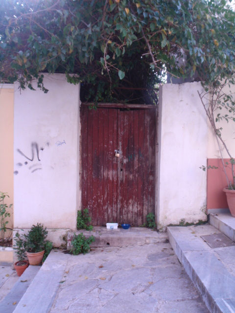 General view of yard door