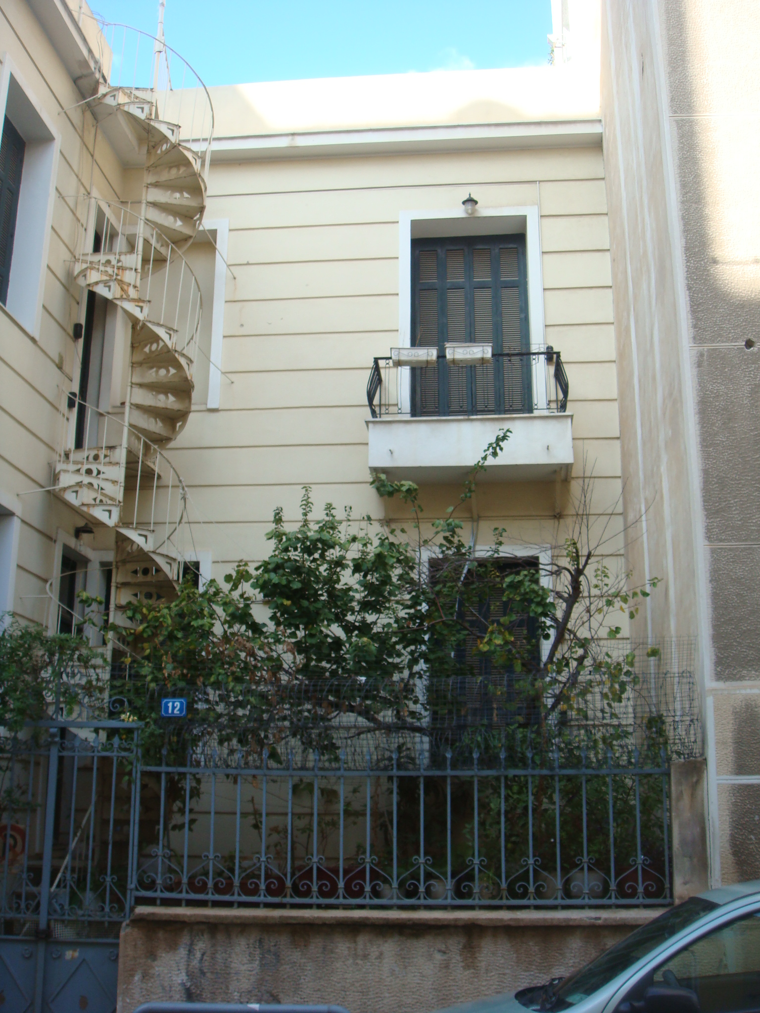 Λεπτομέρεια πίσω όψης (2013)