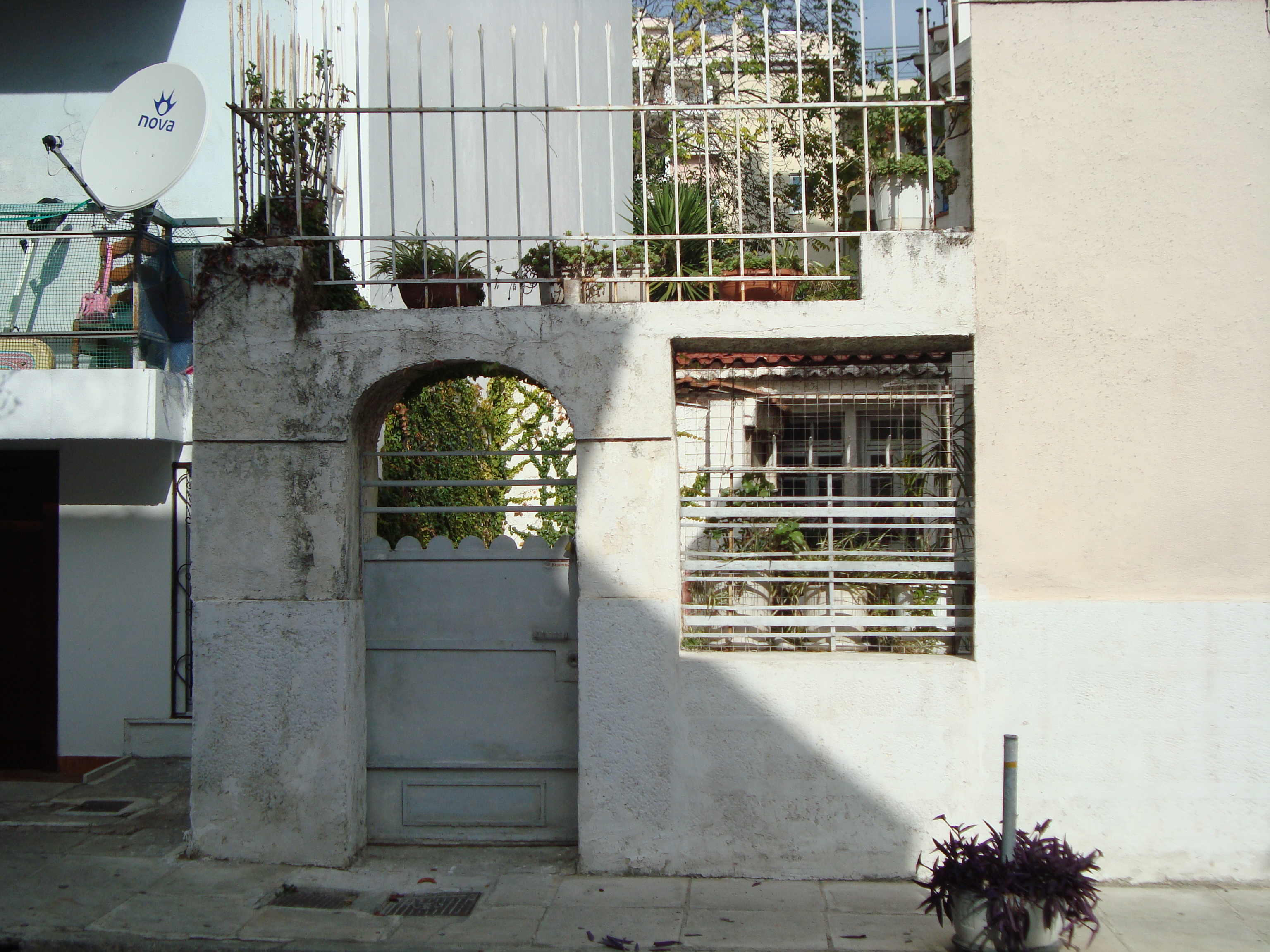 Yard gate